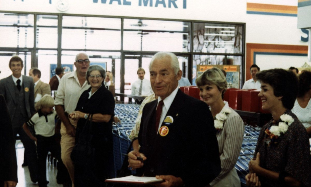 4 bài học trong kinh doanh từ tỷ phú sáng lập Walmart - Sam Walton